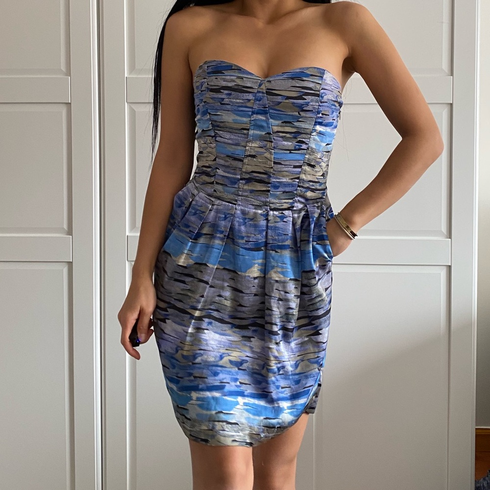 BCBG dress with POCKETS
